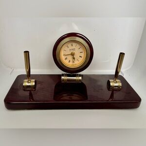 1982 Vtg Danbury Wood Executive Desk Clock w/2 Pen Holders and a Quartz Movement